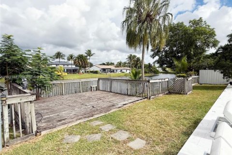 Casa en venta en Davie, Florida, 4 dormitorios, 205.31 m2 № 1983522 - foto 20