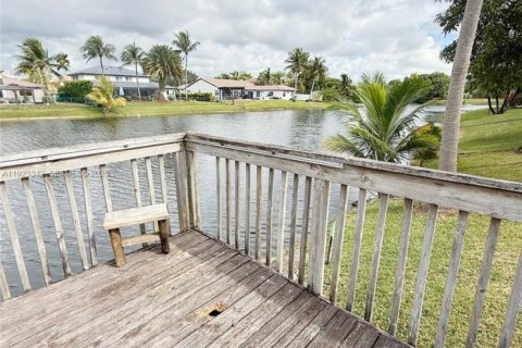 Casa en venta en Davie, Florida, 4 dormitorios, 205.31 m2 № 1983522 - foto 22