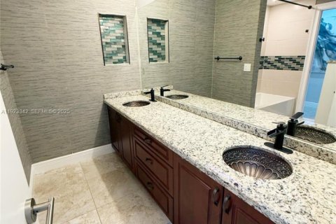 Casa en venta en Davie, Florida, 4 dormitorios, 205.31 m2 № 1983522 - foto 13