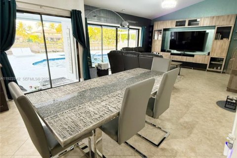 Casa en venta en Davie, Florida, 4 dormitorios, 205.31 m2 № 1983522 - foto 6