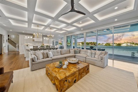 House in Holmes Beach, Florida 6 bedrooms, 550.07 sq.m. № 1508983 - photo 11
