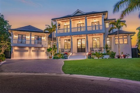 House in Holmes Beach, Florida 6 bedrooms, 550.07 sq.m. № 1508983 - photo 3