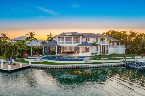 House in Holmes Beach, Florida 6 bedrooms, 550.07 sq.m. № 1508983 - photo 2