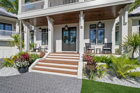 House in Holmes Beach, Florida 6 bedrooms, 550.07 sq.m. № 1508983 - photo 8