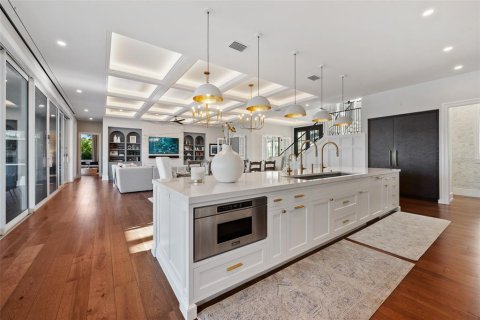 House in Holmes Beach, Florida 6 bedrooms, 550.07 sq.m. № 1508983 - photo 19