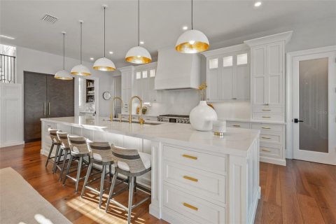 House in Holmes Beach, Florida 6 bedrooms, 550.07 sq.m. № 1508983 - photo 17