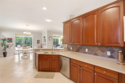 House in Bradenton, Florida 3 bedrooms, 220.55 sq.m. № 2231488 - photo 7