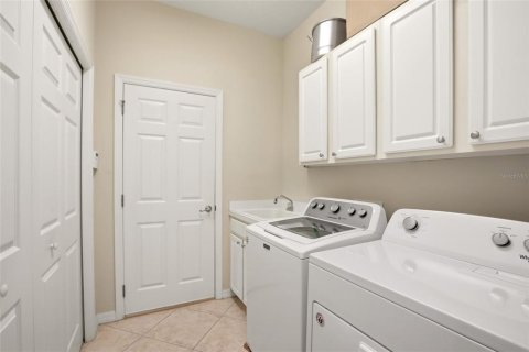 House in Bradenton, Florida 3 bedrooms, 220.55 sq.m. № 2231488 - photo 26