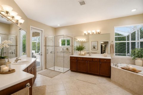 House in Bradenton, Florida 3 bedrooms, 220.55 sq.m. № 2231488 - photo 16