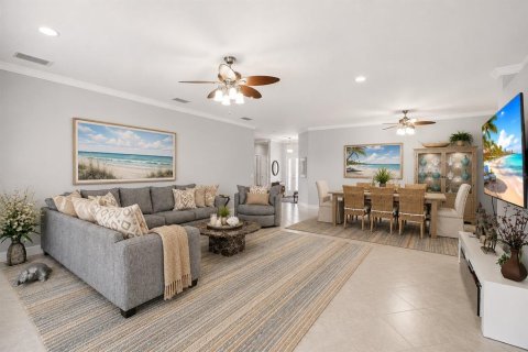 House in Bradenton, Florida 3 bedrooms, 220.55 sq.m. № 2231488 - photo 3