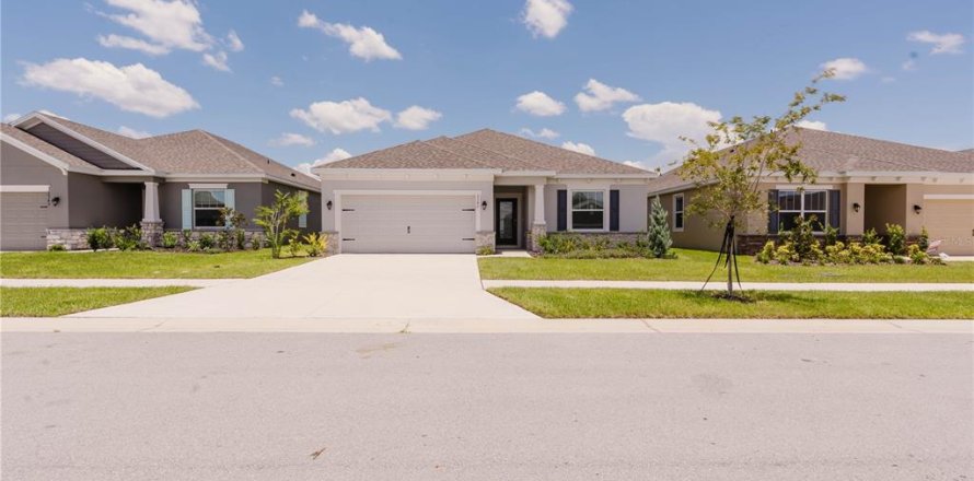 House in Lake Alfred, Florida 3 bedrooms, 137.22 sq.m. № 1815276