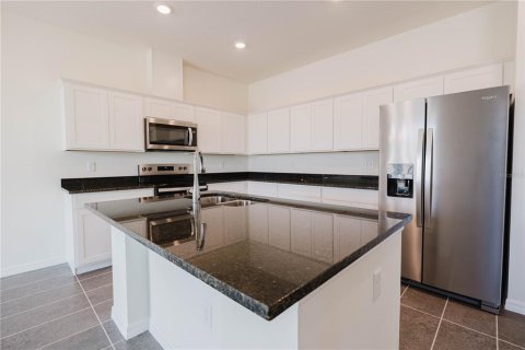 House in Lake Alfred, Florida 3 bedrooms, 137.22 sq.m. № 1815276 - photo 6