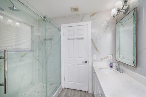 Touwnhouse à vendre à Miami, Floride: 3 chambres, 154.87 m2 № 2172907 - photo 14