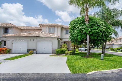 Touwnhouse à Miami, Floride 3 chambres, 154.87 m2 № 2172907