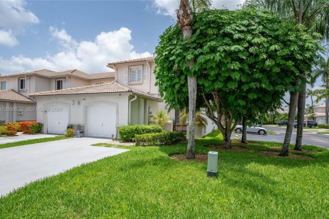 Touwnhouse à vendre à Miami, Floride: 3 chambres, 154.87 m2 № 2172907 - photo 3