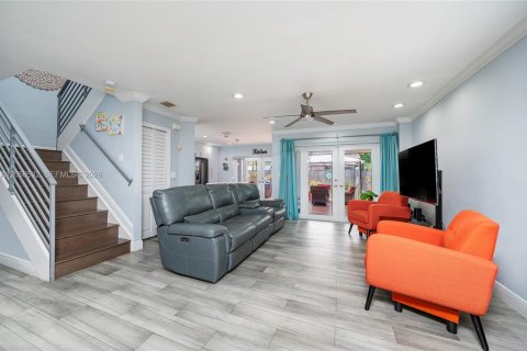 Touwnhouse à vendre à Miami, Floride: 3 chambres, 154.87 m2 № 2172907 - photo 10