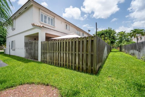 Touwnhouse à vendre à Miami, Floride: 3 chambres, 154.87 m2 № 2172907 - photo 4