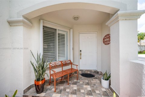 Touwnhouse à vendre à Miami, Floride: 3 chambres, 154.87 m2 № 2172907 - photo 6