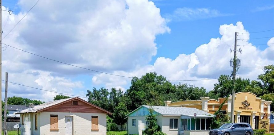 Commercial property in Orlando, Florida 75.62 sq.m. № 1893653
