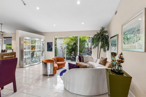House in Wellington, Florida 3 bedrooms, 203.64 sq.m. № 2146582 - photo 5