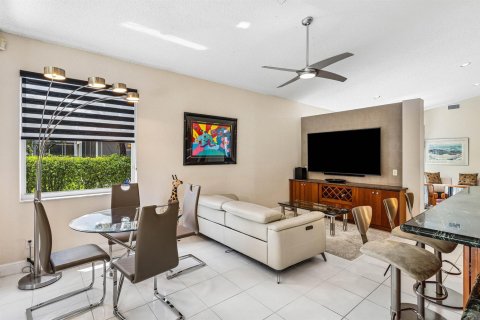 House in Wellington, Florida 3 bedrooms, 203.64 sq.m. № 2146582 - photo 13