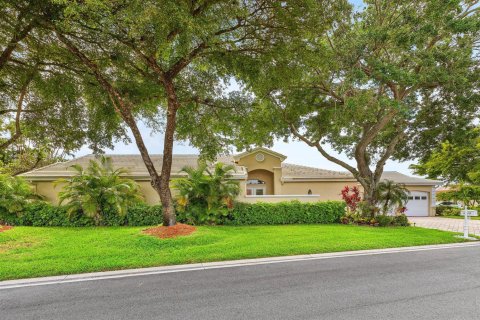 House in Wellington, Florida 3 bedrooms, 203.64 sq.m. № 2146582 - photo 1