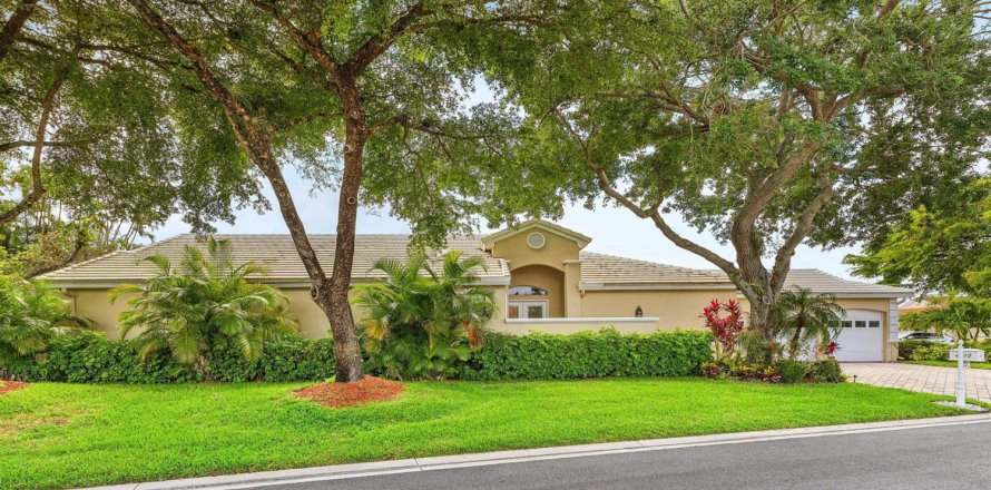 House in Wellington, Florida 3 bedrooms, 203.64 sq.m. № 2146582