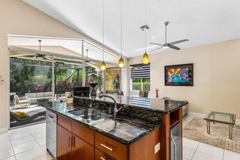 House in Wellington, Florida 3 bedrooms, 203.64 sq.m. № 2146582 - photo 10