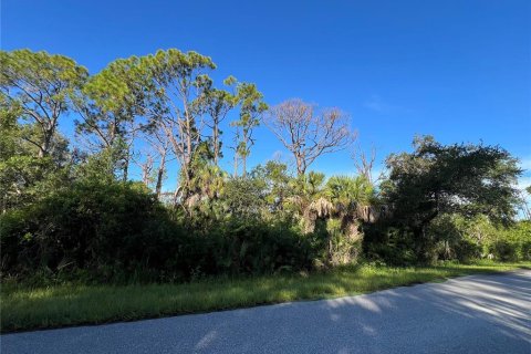 Terreno en venta en Port Charlotte, Florida № 2380384 - foto 4
