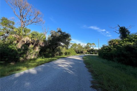Terreno en venta en Port Charlotte, Florida № 2380384 - foto 2
