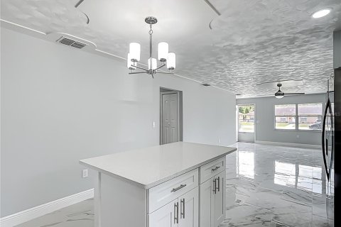 Villa ou maison à vendre à Lady Lake, Floride: 2 chambres, 99.68 m2 № 1612574 - photo 10