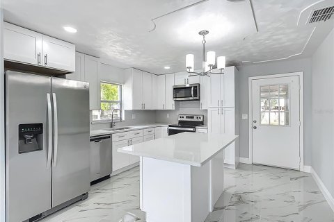 Villa ou maison à vendre à Lady Lake, Floride: 2 chambres, 99.68 m2 № 1612574 - photo 7