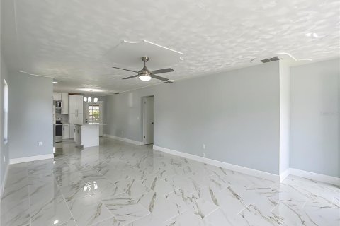 Villa ou maison à vendre à Lady Lake, Floride: 2 chambres, 99.68 m2 № 1612574 - photo 3