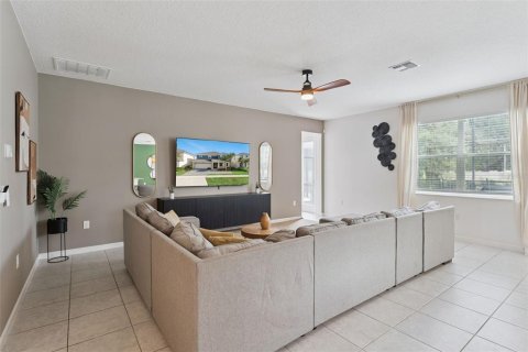 Villa ou maison à vendre à Kissimmee, Floride: 8 chambres, 353.49 m2 № 2284775 - photo 4