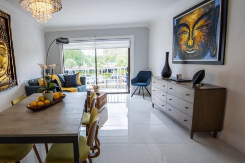 Copropriété à vendre à Miami, Floride: 1 chambre, 65.96 m2 № 2058259 - photo 3