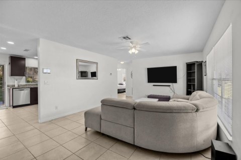 Villa ou maison à vendre à Port St. Lucie, Floride: 2 chambres, 86.58 m2 № 2175673 - photo 5
