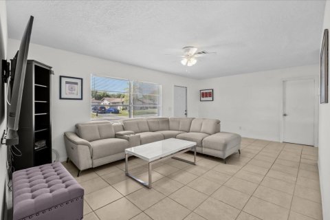 Villa ou maison à vendre à Port St. Lucie, Floride: 2 chambres, 86.58 m2 № 2175673 - photo 7