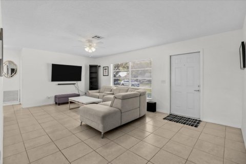 Villa ou maison à vendre à Port St. Lucie, Floride: 2 chambres, 86.58 m2 № 2175673 - photo 4