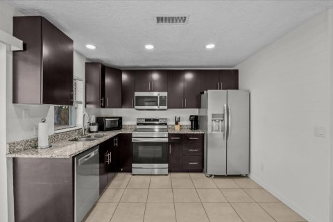 Villa ou maison à vendre à Port St. Lucie, Floride: 2 chambres, 86.58 m2 № 2175673 - photo 9