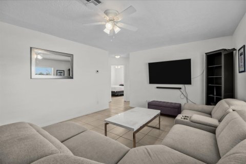 Villa ou maison à vendre à Port St. Lucie, Floride: 2 chambres, 86.58 m2 № 2175673 - photo 6