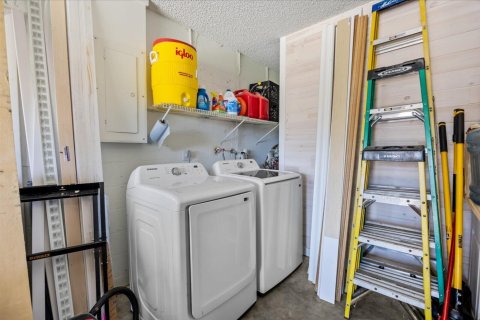 Villa ou maison à vendre à Port St. Lucie, Floride: 2 chambres, 86.58 m2 № 2175673 - photo 19