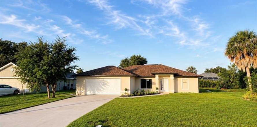 Villa ou maison à Rotonda, Floride 3 chambres, 161.37 m2 № 2196294