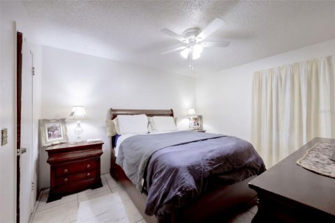 Villa ou maison à vendre à Orlando, Floride: 3 chambres, 145.21 m2 № 2411571 - photo 12