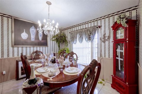 Villa ou maison à vendre à Orlando, Floride: 3 chambres, 145.21 m2 № 2411571 - photo 4
