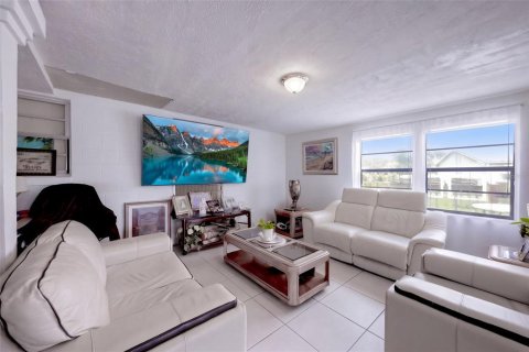 Villa ou maison à vendre à Orlando, Floride: 3 chambres, 145.21 m2 № 2411571 - photo 9