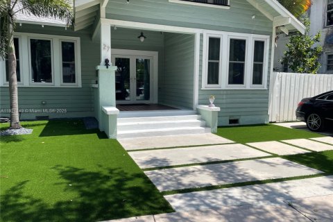 House in Miami, Florida 3 bedrooms, 153.29 sq.m. № 1974206 - photo 21