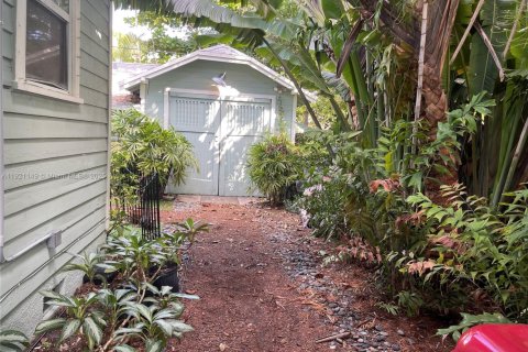 House in Miami, Florida 3 bedrooms, 153.29 sq.m. № 1974206 - photo 19