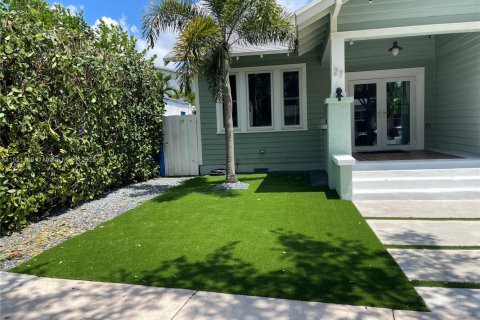 House in Miami, Florida 3 bedrooms, 153.29 sq.m. № 1974206 - photo 20