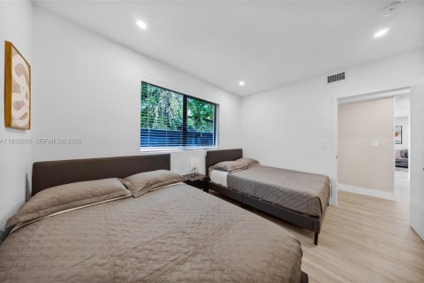Villa ou maison à vendre à Miami, Floride: 5 chambres, 146.6 m2 № 1996963 - photo 18
