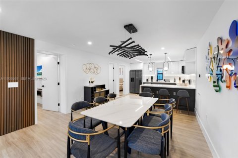 Villa ou maison à vendre à Miami, Floride: 5 chambres, 146.6 m2 № 1996963 - photo 7